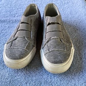 Blowfish size 7. Grey color. Worn one season. Good condition.